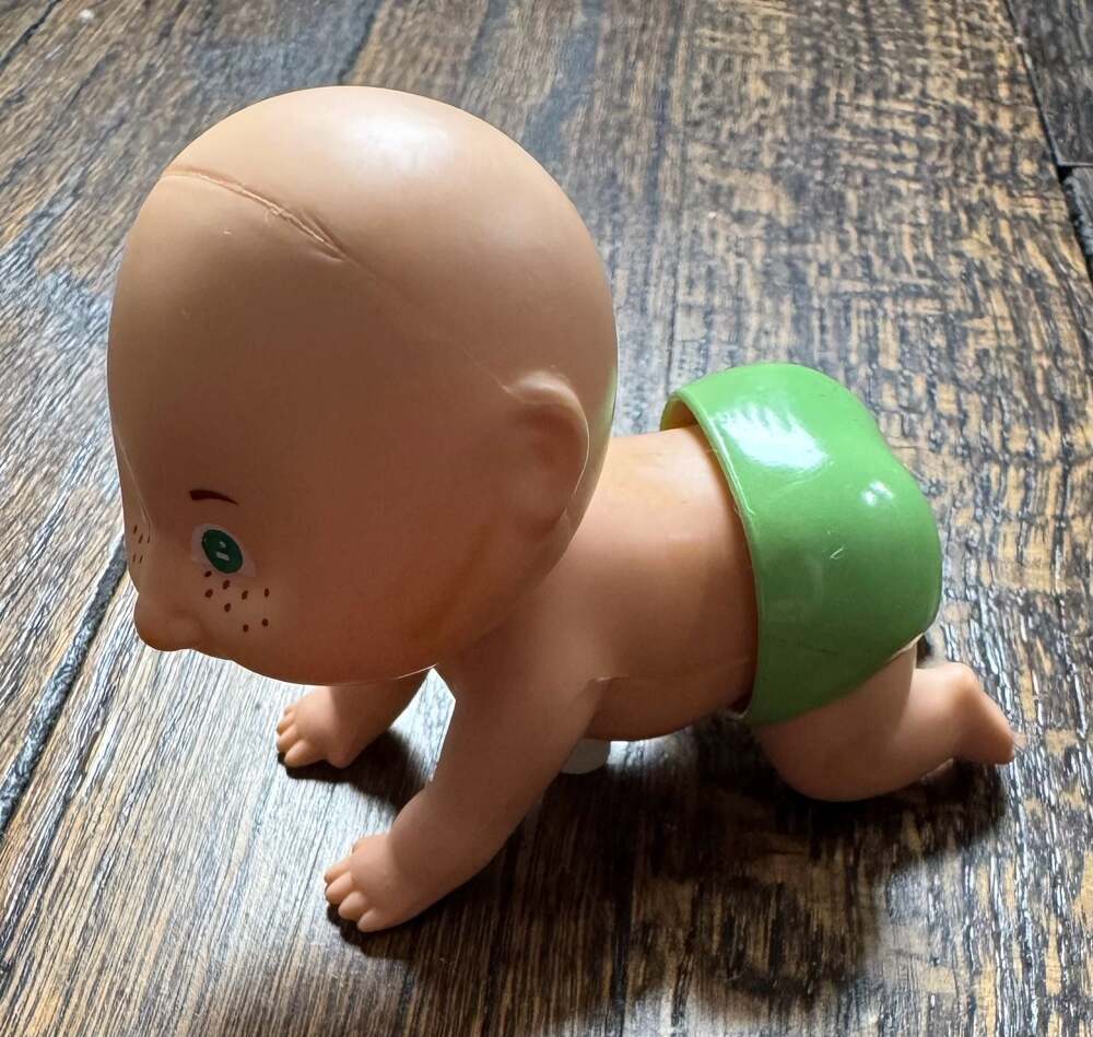 VINTAGE 1983 Tomy Cabbage Patch Kids Wind-Up Crawling Baby Toy
